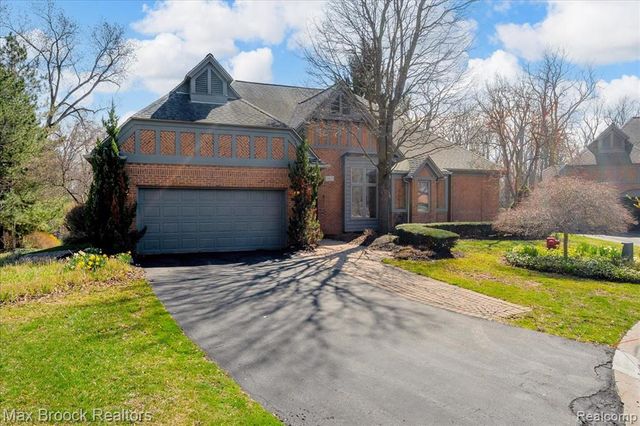 11633 Lorenz Way, Plymouth, MI 48170