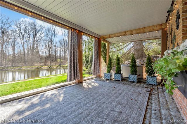 11633 Lorenz Way, Plymouth, MI 48170
