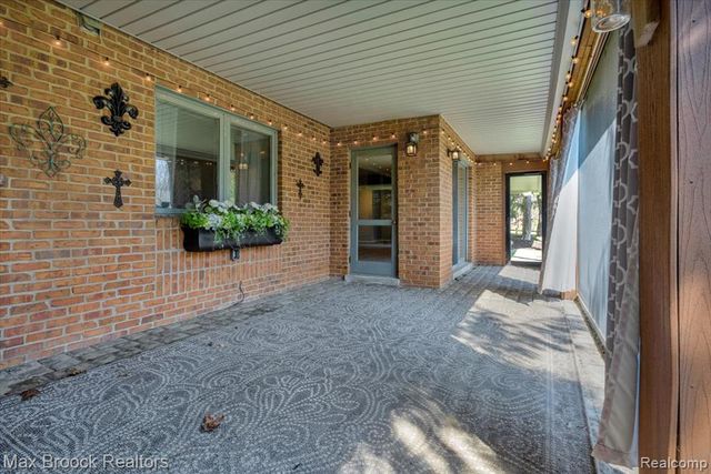 11633 Lorenz Way, Plymouth, MI 48170