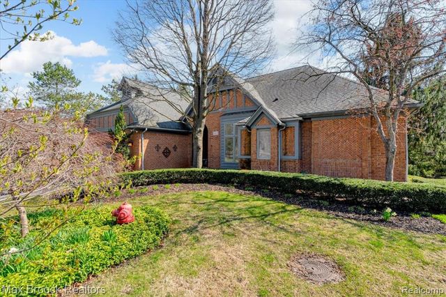 11633 Lorenz Way, Plymouth, MI 48170