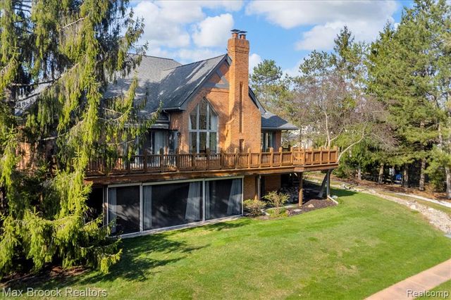 11633 Lorenz Way, Plymouth, MI 48170