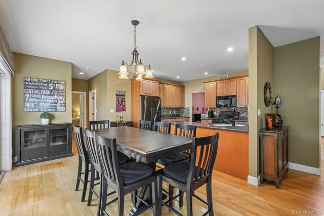 110 Winding Brook Court, New Windsor, NY 12553