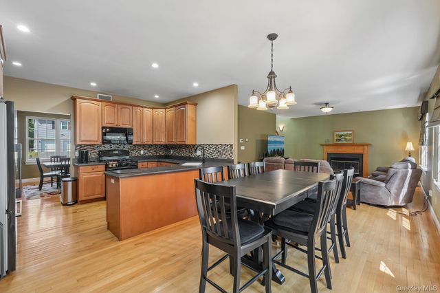 110 Winding Brook Court, New Windsor, NY 12553