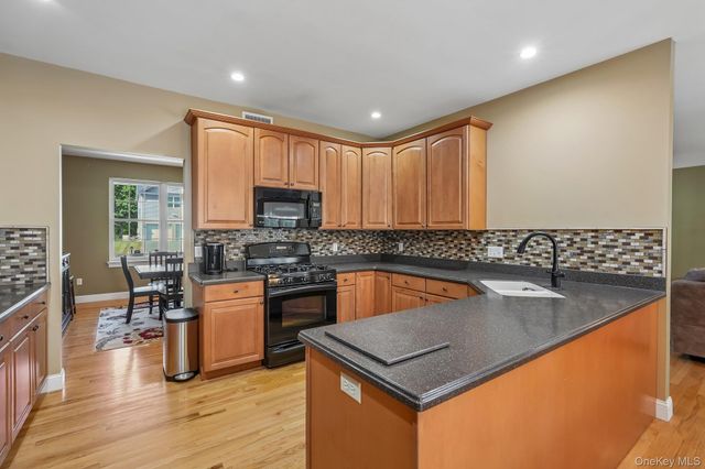 110 Winding Brook Court, New Windsor, NY 12553