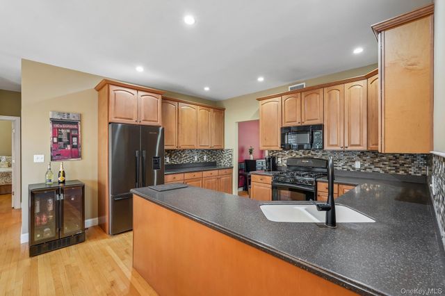 110 Winding Brook Court, New Windsor, NY 12553