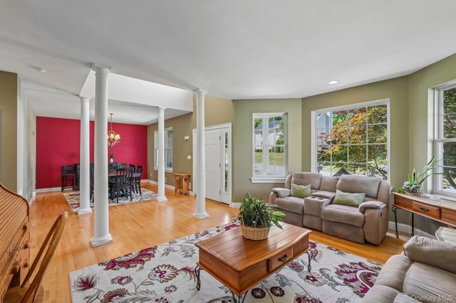 110 Winding Brook Court, New Windsor, NY 12553