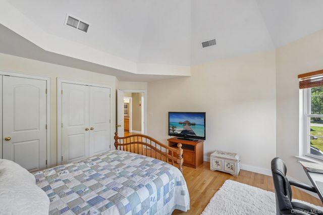 110 Winding Brook Court, New Windsor, NY 12553