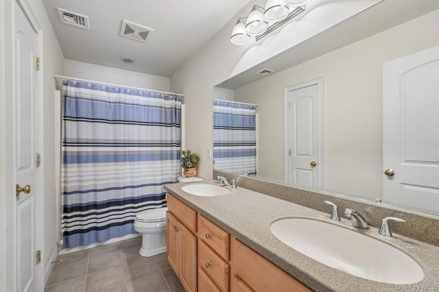 110 Winding Brook Court, New Windsor, NY 12553