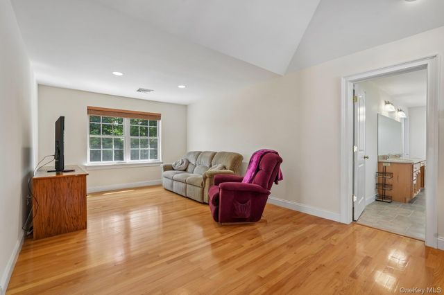 110 Winding Brook Court, New Windsor, NY 12553