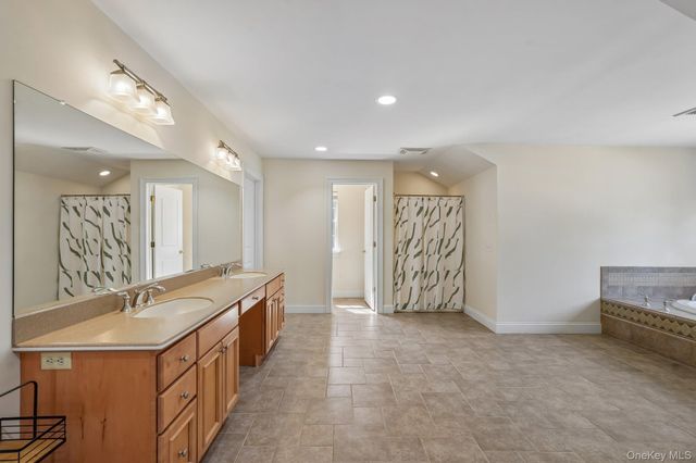 110 Winding Brook Court, New Windsor, NY 12553