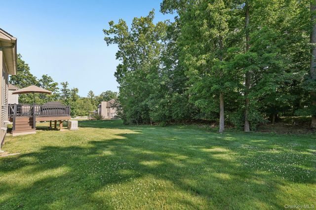 110 Winding Brook Court, New Windsor, NY 12553