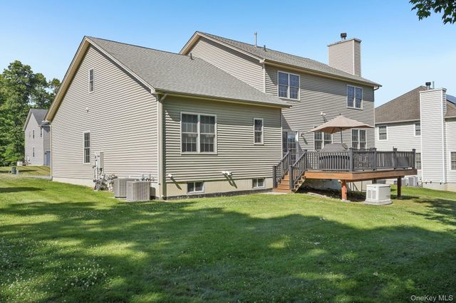 110 Winding Brook Court, New Windsor, NY 12553