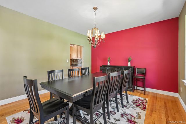 110 Winding Brook Court, New Windsor, NY 12553