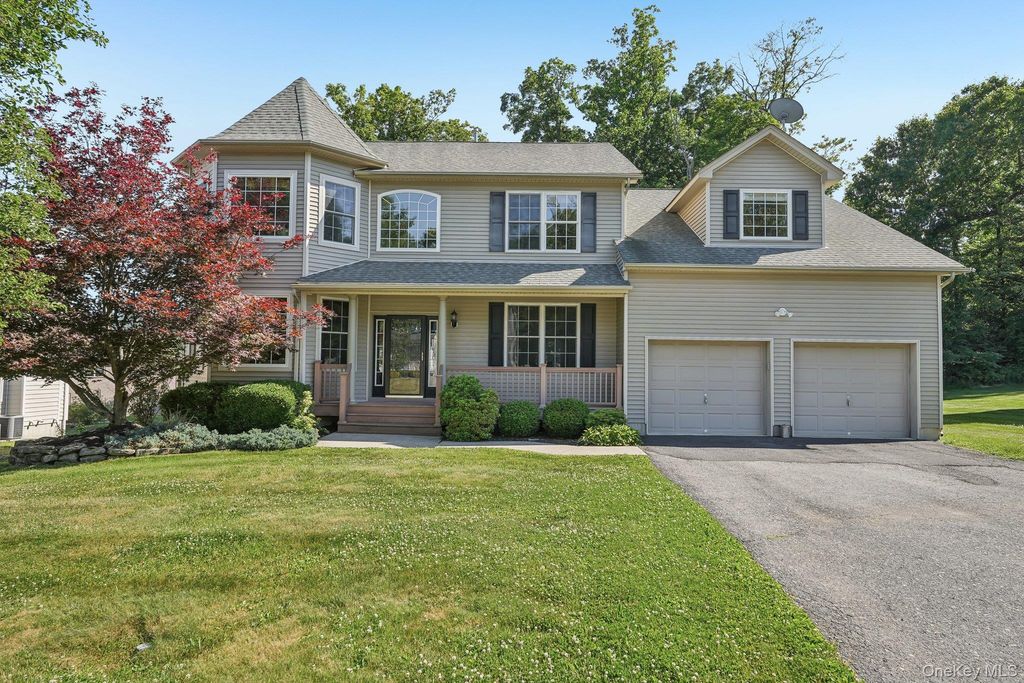 110 Winding Brook Court, New Windsor, NY 12553
