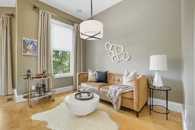 2731 Cleinview Avenue, Cincinnati, OH 45206