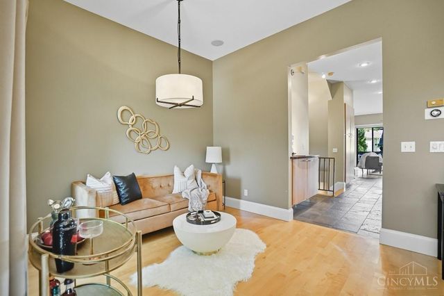 2731 Cleinview Avenue, Cincinnati, OH 45206