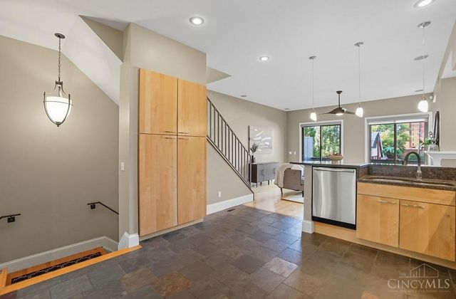 2731 Cleinview Avenue, Cincinnati, OH 45206