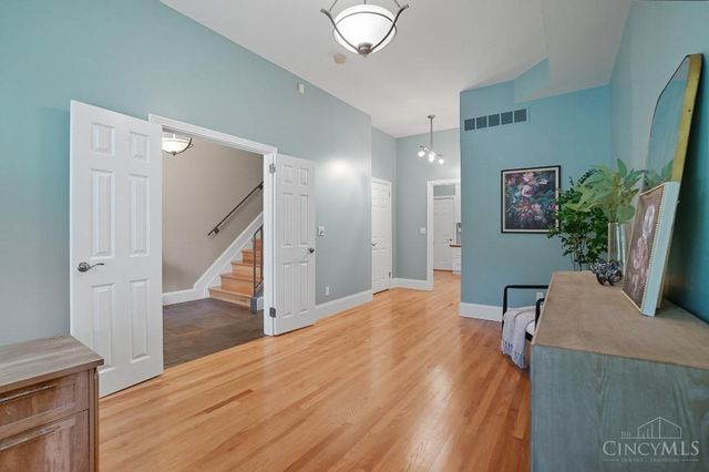 2731 Cleinview Avenue, Cincinnati, OH 45206