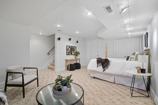 2731 Cleinview Avenue, Cincinnati, OH 45206