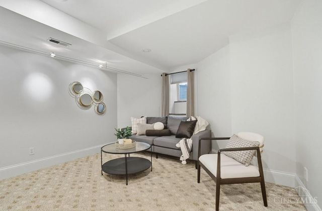 2731 Cleinview Avenue, Cincinnati, OH 45206