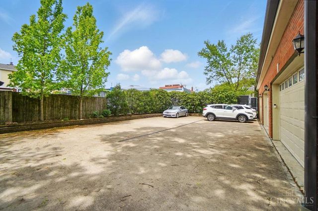 2731 Cleinview Avenue, Cincinnati, OH 45206