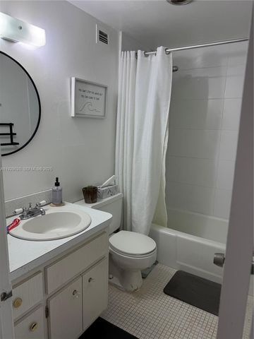 400 Kings Point Dr 1214, Sunny Isles Beach, FL 33160