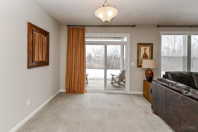 8041 Oakbridge Way, Green Twp, OH 45248