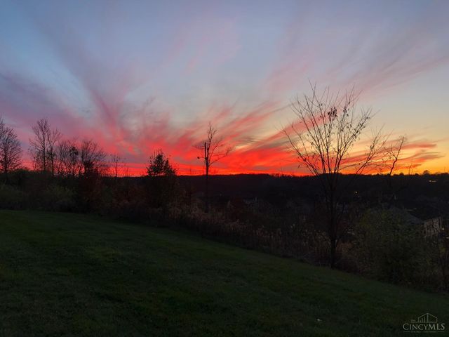 8041 Oakbridge Way, Green Twp, OH 45248