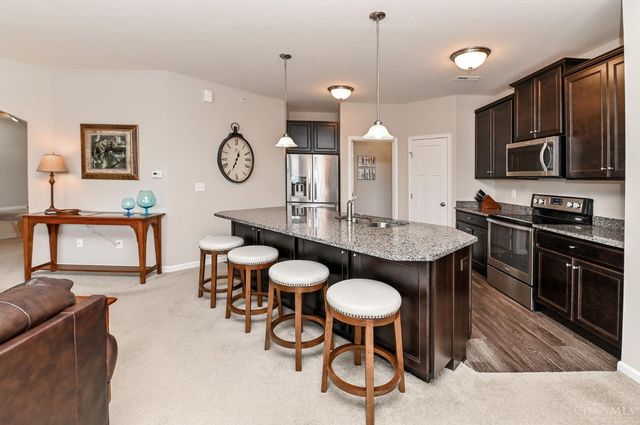 8041 Oakbridge Way, Green Twp, OH 45248