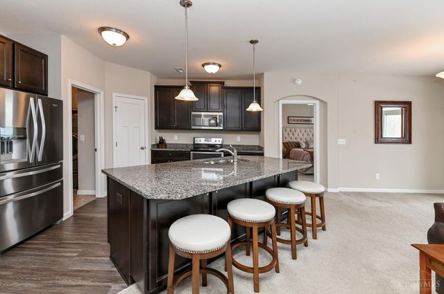 8041 Oakbridge Way, Green Twp, OH 45248