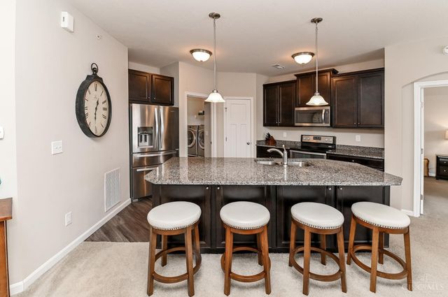 8041 Oakbridge Way, Green Twp, OH 45248