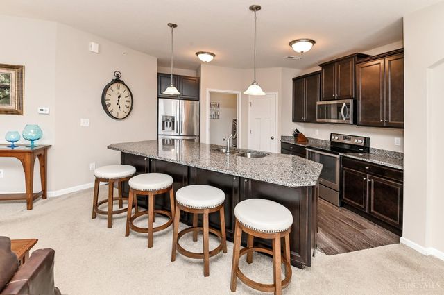 8041 Oakbridge Way, Green Twp, OH 45248