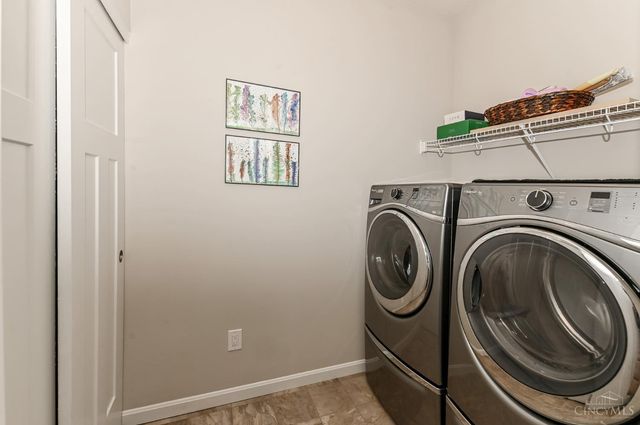 8041 Oakbridge Way, Green Twp, OH 45248