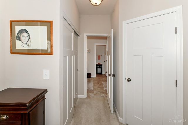 8041 Oakbridge Way, Green Twp, OH 45248