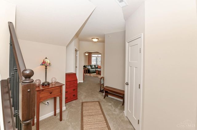 8041 Oakbridge Way, Green Twp, OH 45248