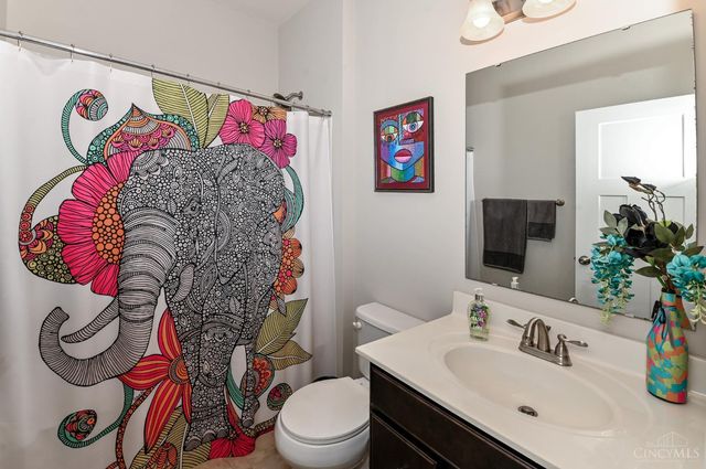 8041 Oakbridge Way, Green Twp, OH 45248