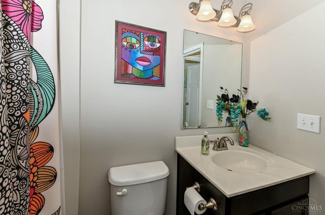 8041 Oakbridge Way, Green Twp, OH 45248