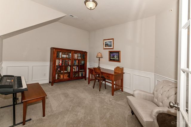 8041 Oakbridge Way, Green Twp, OH 45248