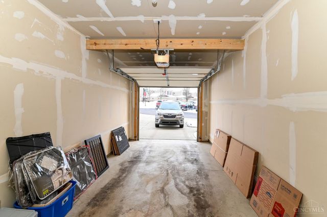 8041 Oakbridge Way, Green Twp, OH 45248