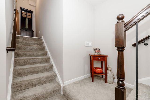 8041 Oakbridge Way, Green Twp, OH 45248