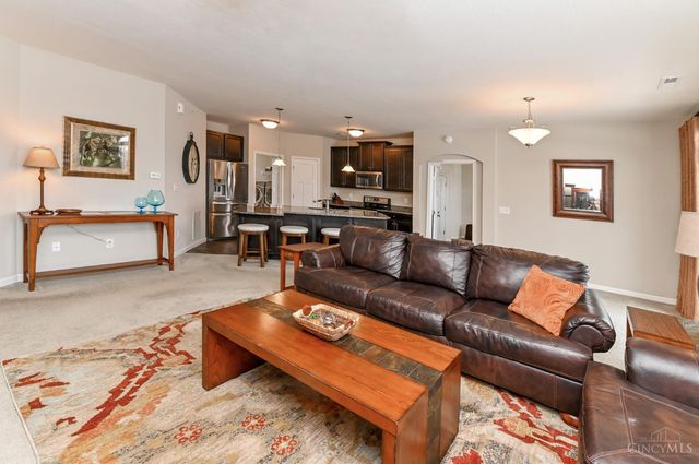 8041 Oakbridge Way, Green Twp, OH 45248