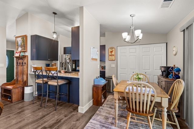 1935 Walnut Grove Lane, Central Point, OR 97502