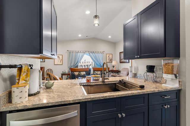 1935 Walnut Grove Lane, Central Point, OR 97502
