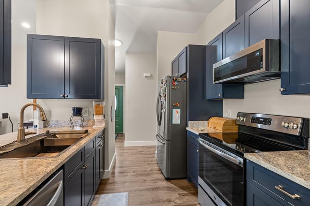 1935 Walnut Grove Lane, Central Point, OR 97502