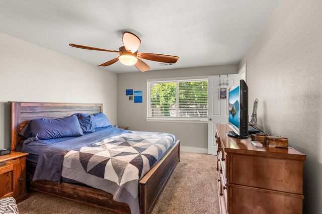 1935 Walnut Grove Lane, Central Point, OR 97502