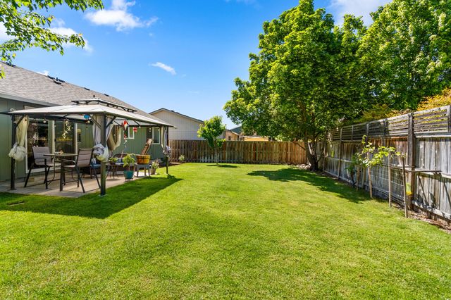 1935 Walnut Grove Lane, Central Point, OR 97502