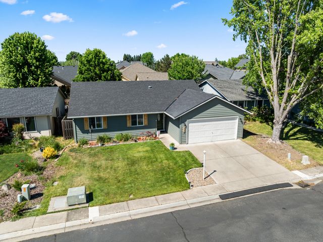 1935 Walnut Grove Lane, Central Point, OR 97502