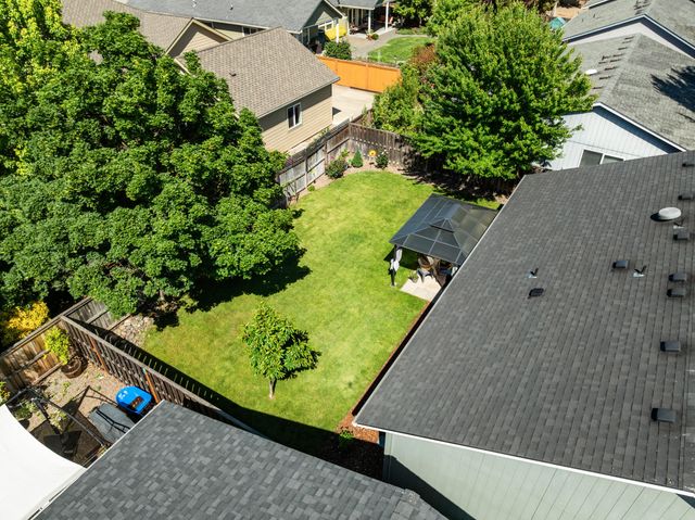 1935 Walnut Grove Lane, Central Point, OR 97502