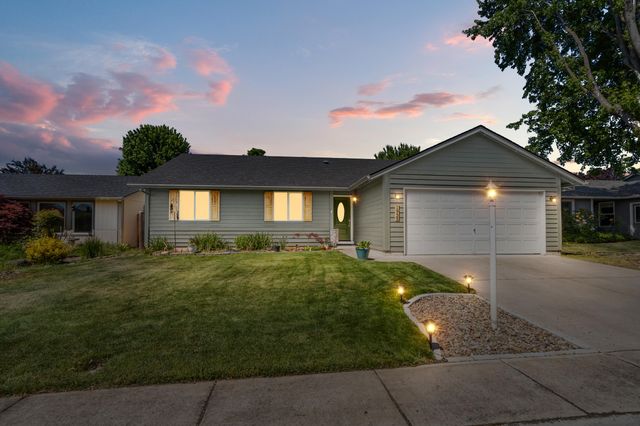 1935 Walnut Grove Lane, Central Point, OR 97502