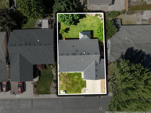 1935 Walnut Grove Lane, Central Point, OR 97502